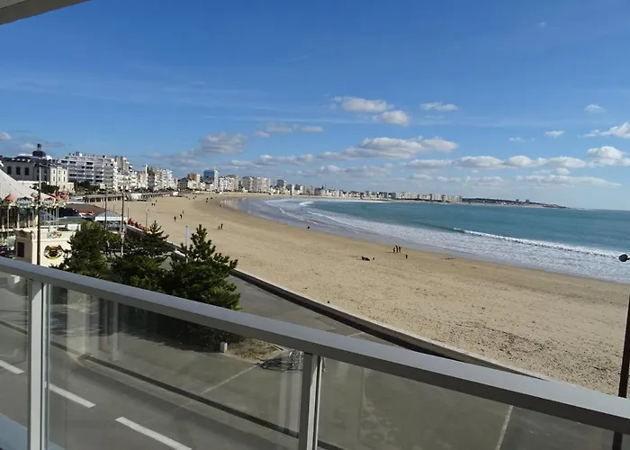 T2 Face Avec Balcon, Cuisine équipée Et Tv - Fr-1-92-908 *