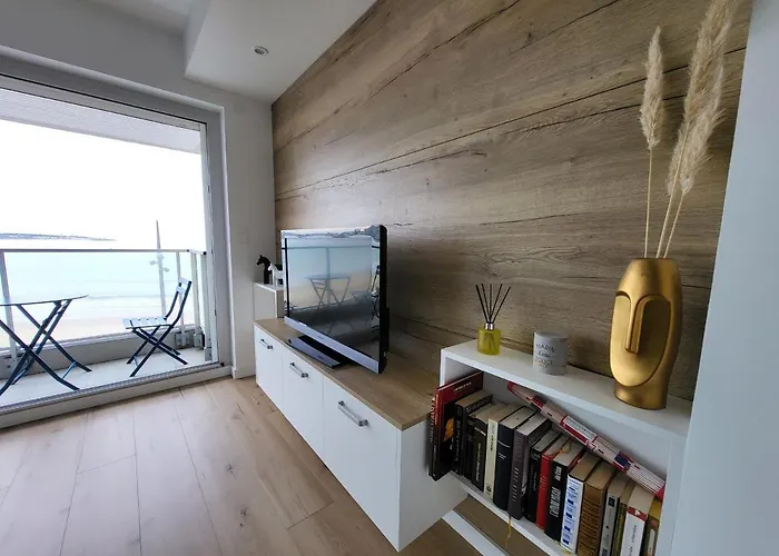 T2 Face Avec Balcon, Cuisine équipée Et Tv - Fr-1-92-908 Apartamento