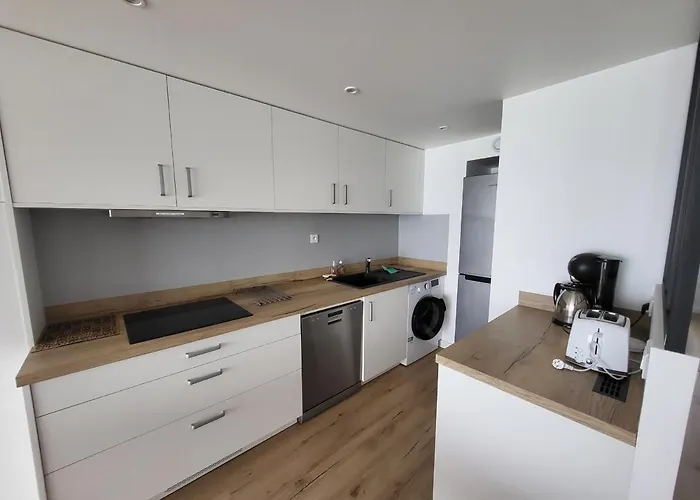 Apartamento T2 Face Avec Balcon, Cuisine équipée Et Tv - Fr-1-92-908