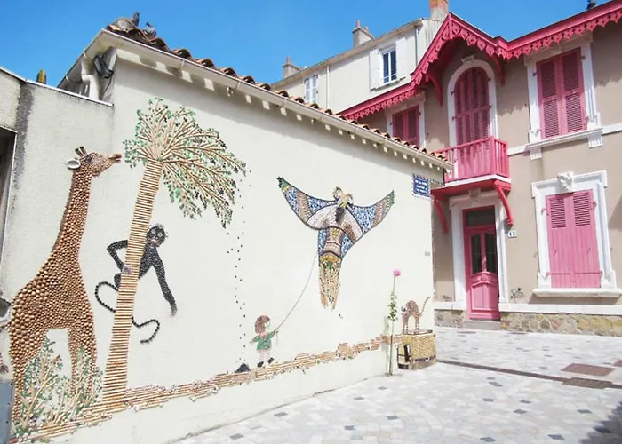 T2 Face Avec Balcon, Cuisine équipée Et Tv - Fr-1-92-908