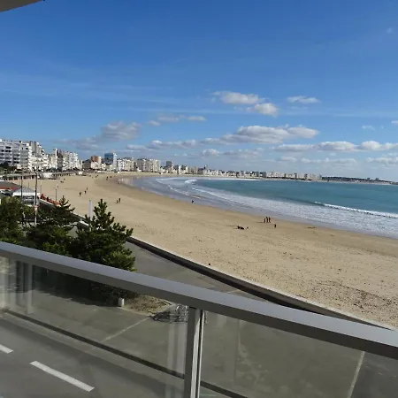 T2 Face Avec Balcon, Cuisine Equipee Et Tv - Fr-1-92-908 *