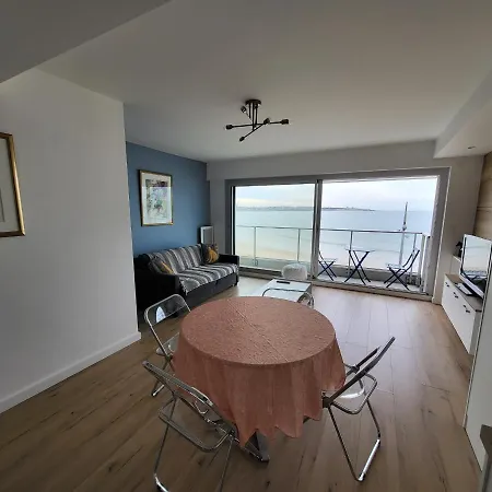 T2 Face Avec Balcon, Cuisine Equipee Et Tv - Fr-1-92-908