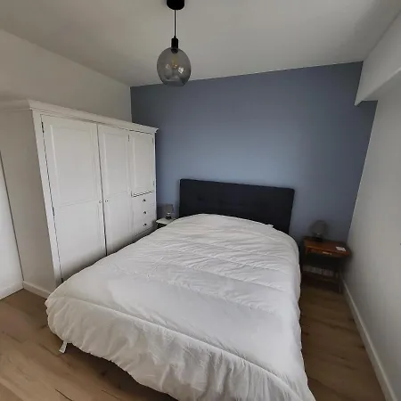 T2 Face Avec Balcon, Cuisine Equipee Et Tv * Les Sables-dʼOlonne