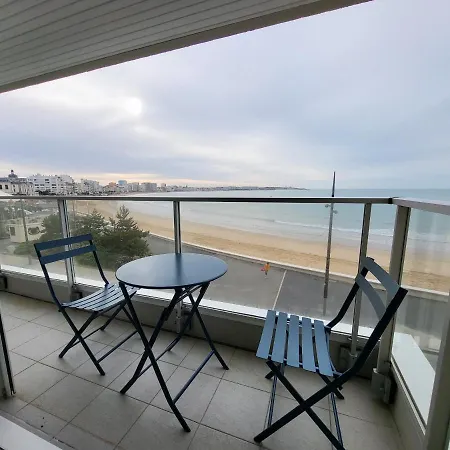 T2 Face Avec Balcon, Cuisine Equipee Et Tv - Fr-1-92-908