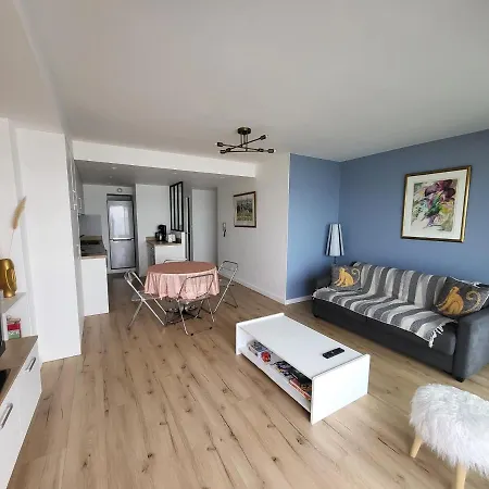 T2 Face Avec Balcon, Cuisine Equipee Et Tv - Fr-1-92-908 * Les Sables-d'Olonne