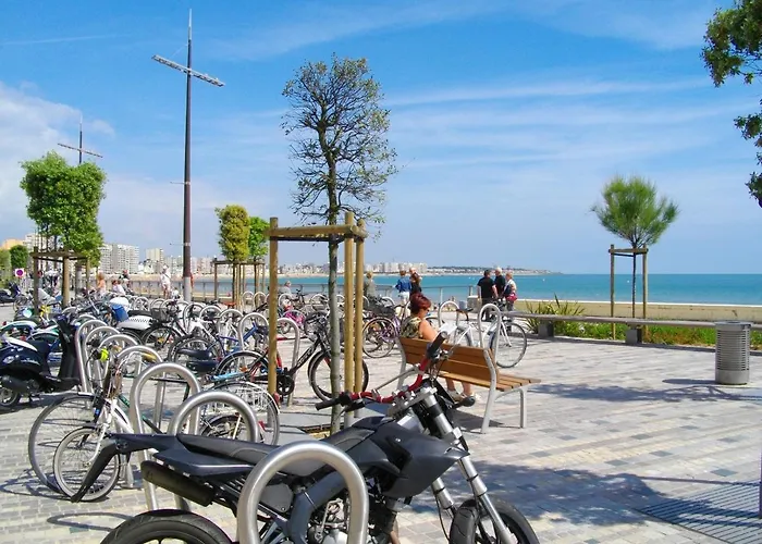 T2 Face Avec Balcon, Cuisine Equipee Et Tv - Fr-1-92-908