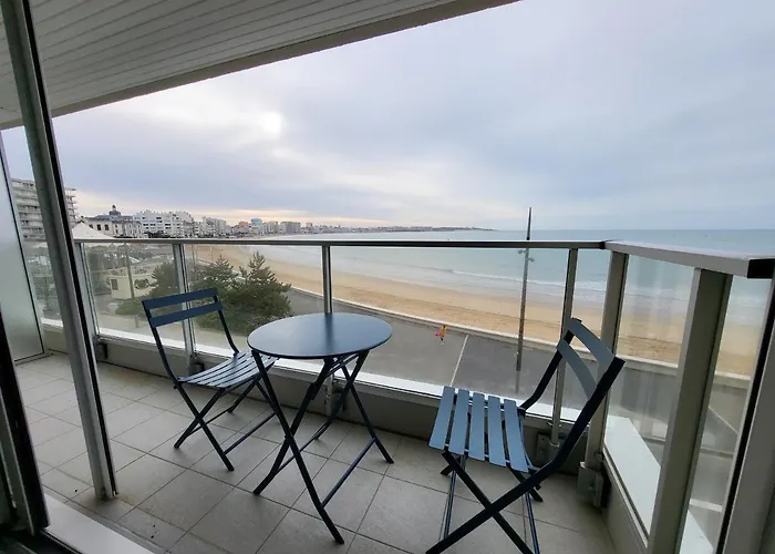 T2 Face Avec Balcon, Cuisine Equipee Et Tv - Fr-1-92-908